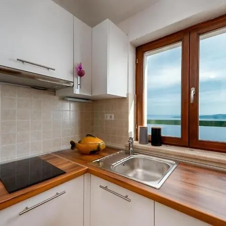 Appartement With Pool Brela