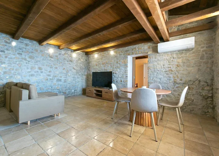 Apartamento With Pool Brela
